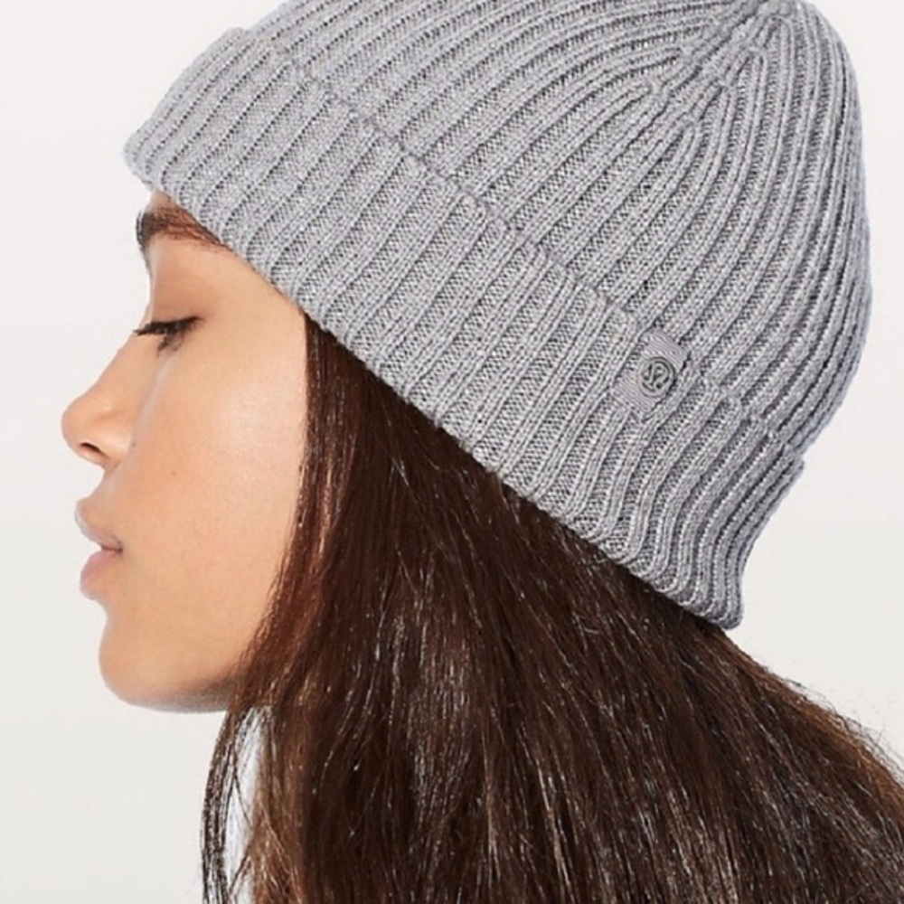 NWOT grey lululemon ribbed beanie